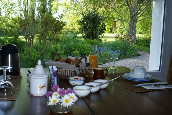 chambre-hotes-- terrasse du petit déjeuner